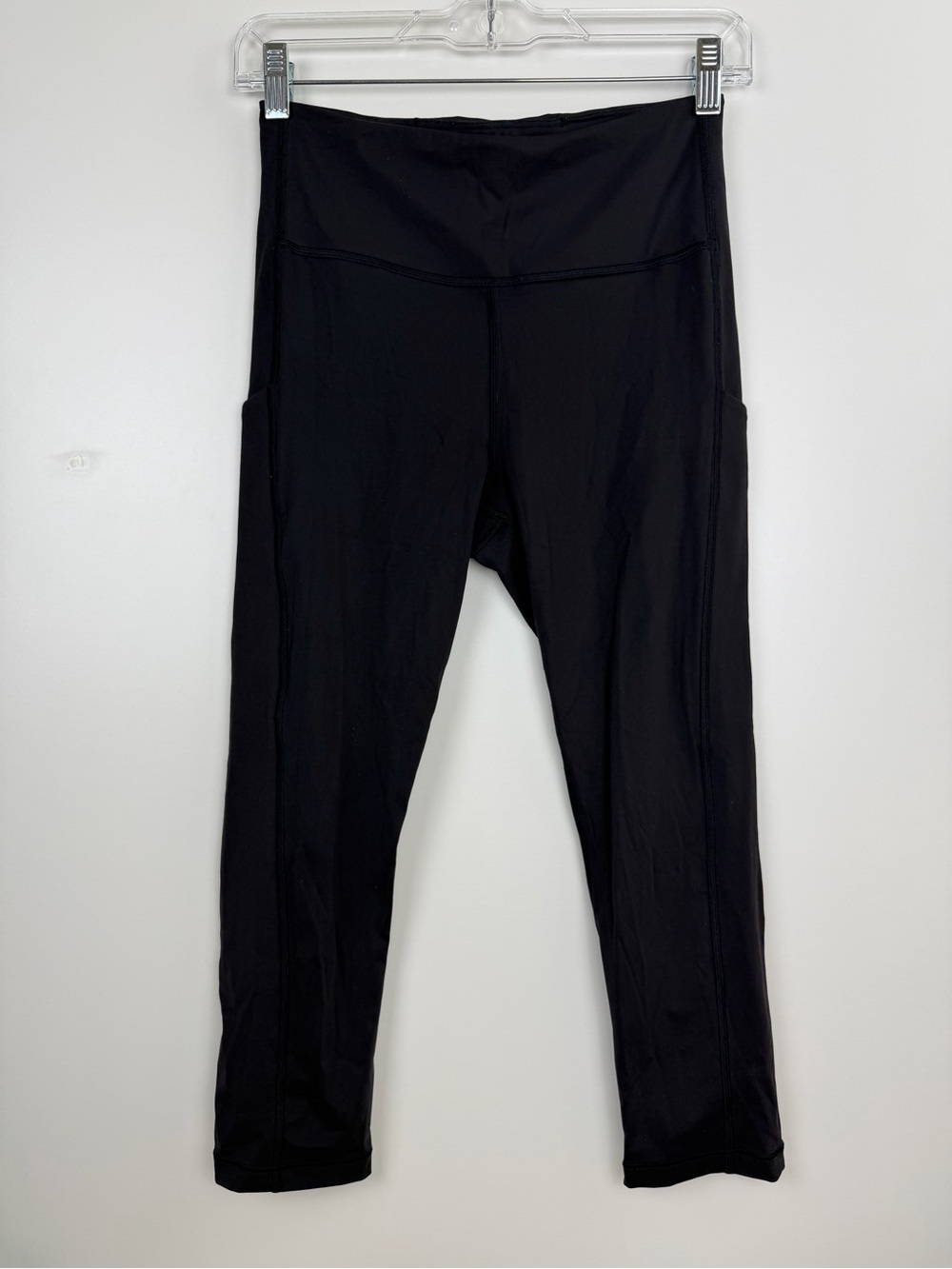 Athleta Ultimate Stash Pocket Capri Leggings in Black Size Small - Picture 2 of 10